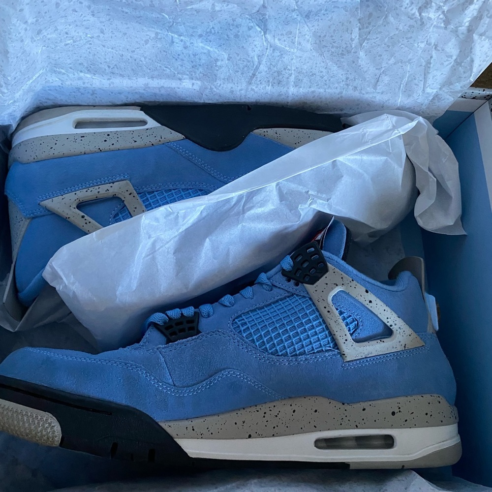 Jordan 4 “University Blue”
